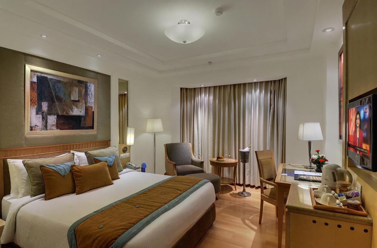 Inde Hotel Vista Woods Huda City Centre, Gurgaon Exteriör bild