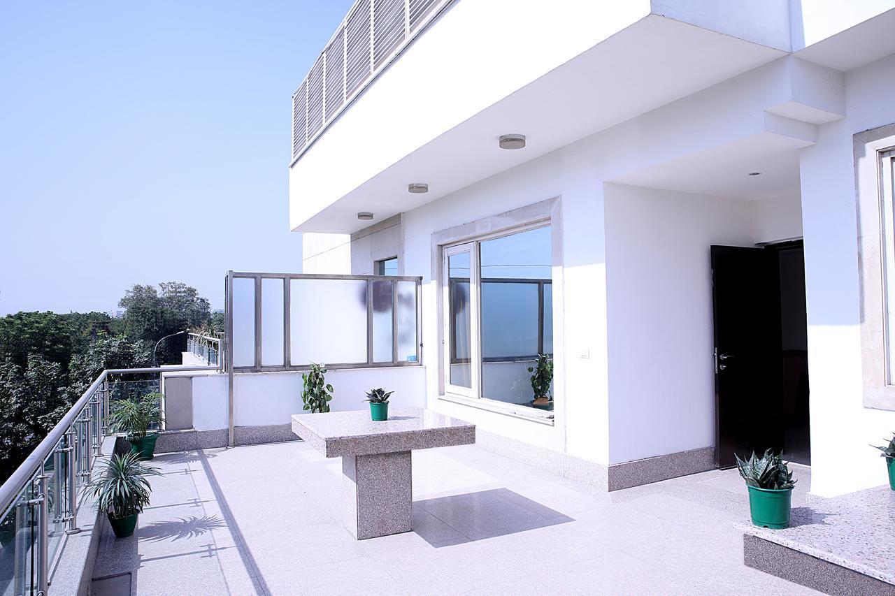 Inde Hotel Vista Woods Huda City Centre, Gurgaon Exteriör bild