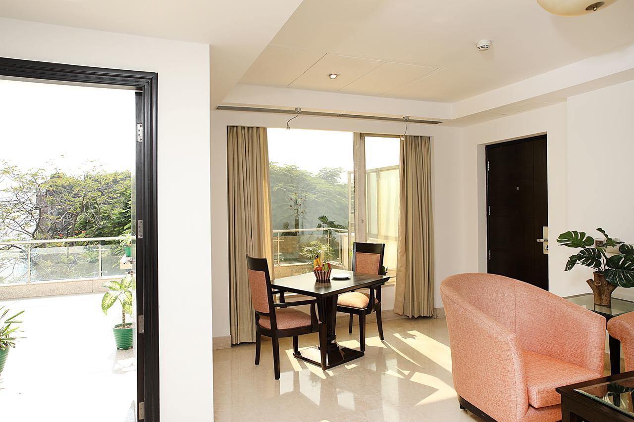 Inde Hotel Vista Woods Huda City Centre, Gurgaon Exteriör bild