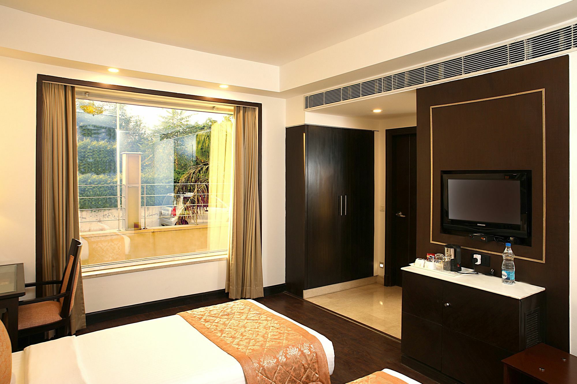 Inde Hotel Vista Woods Huda City Centre, Gurgaon Exteriör bild