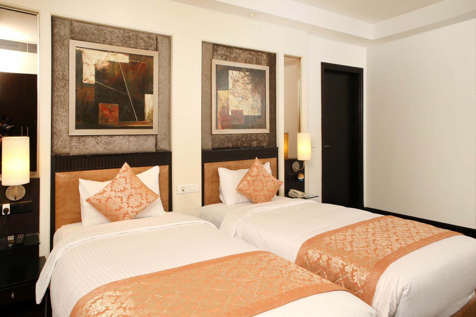 Inde Hotel Vista Woods Huda City Centre, Gurgaon Exteriör bild