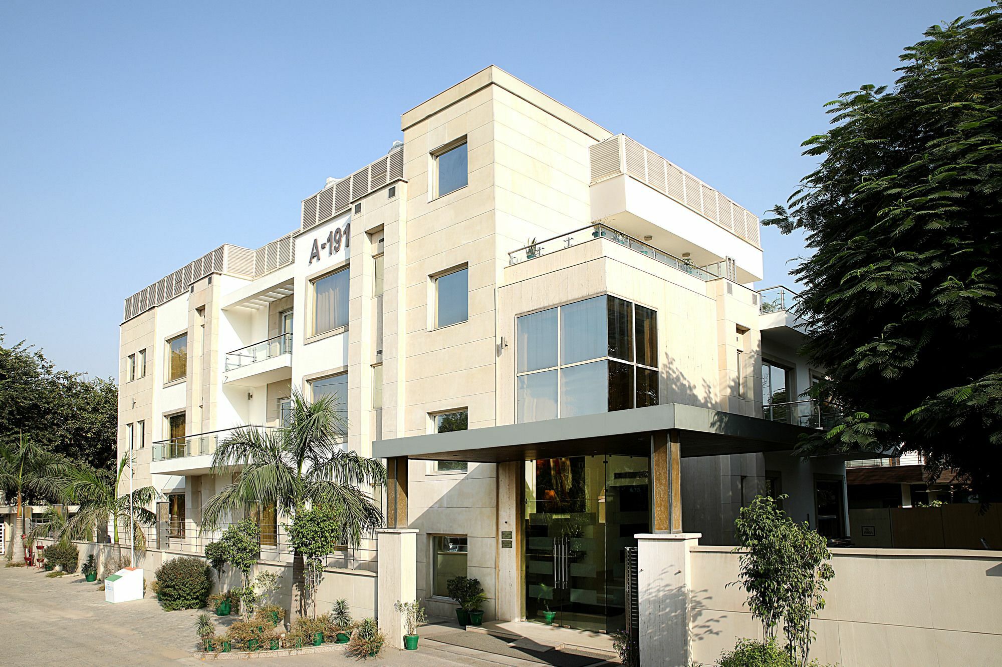 Inde Hotel Vista Woods Huda City Centre, Gurgaon Exteriör bild