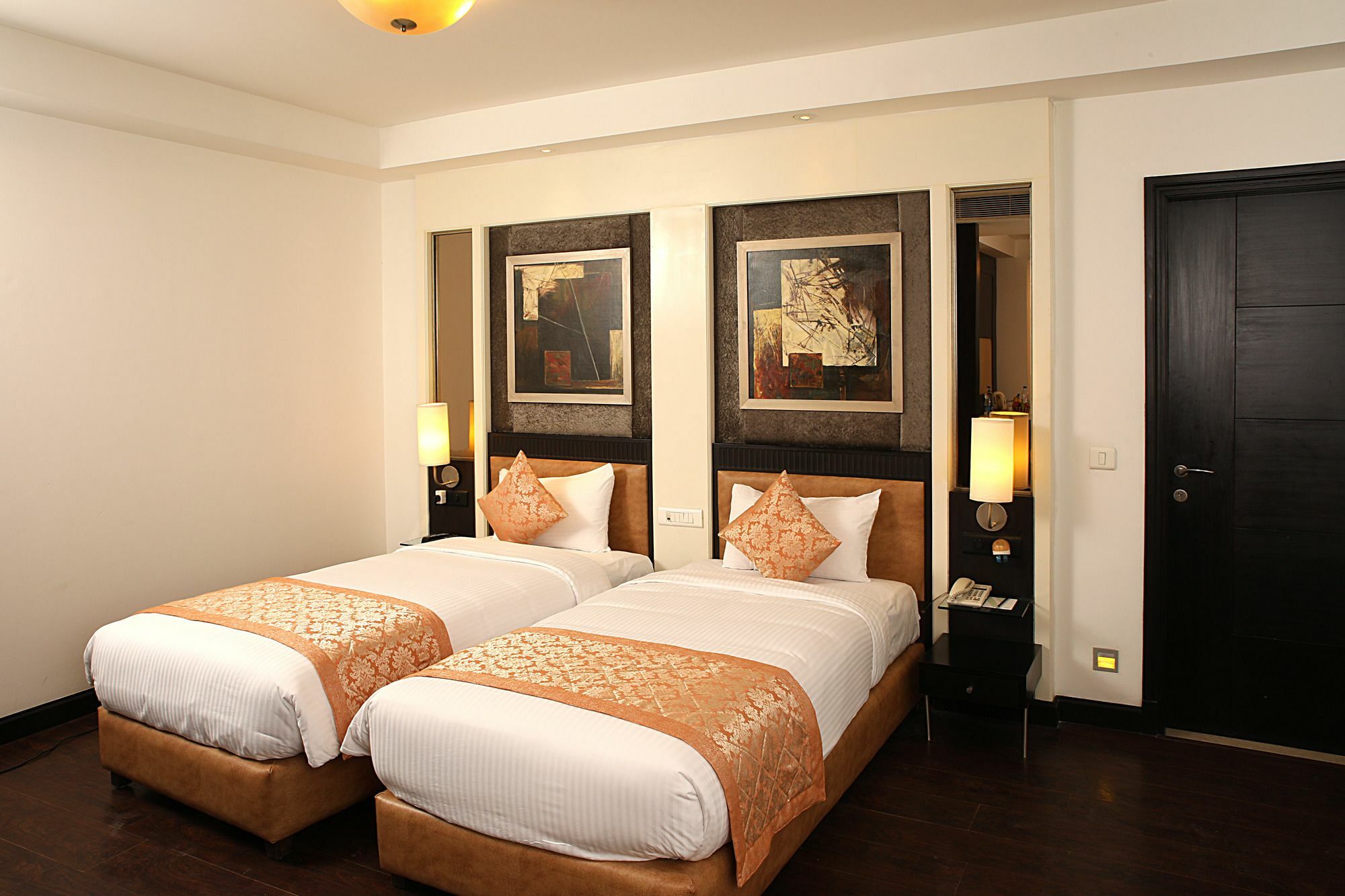 Inde Hotel Vista Woods Huda City Centre, Gurgaon Exteriör bild