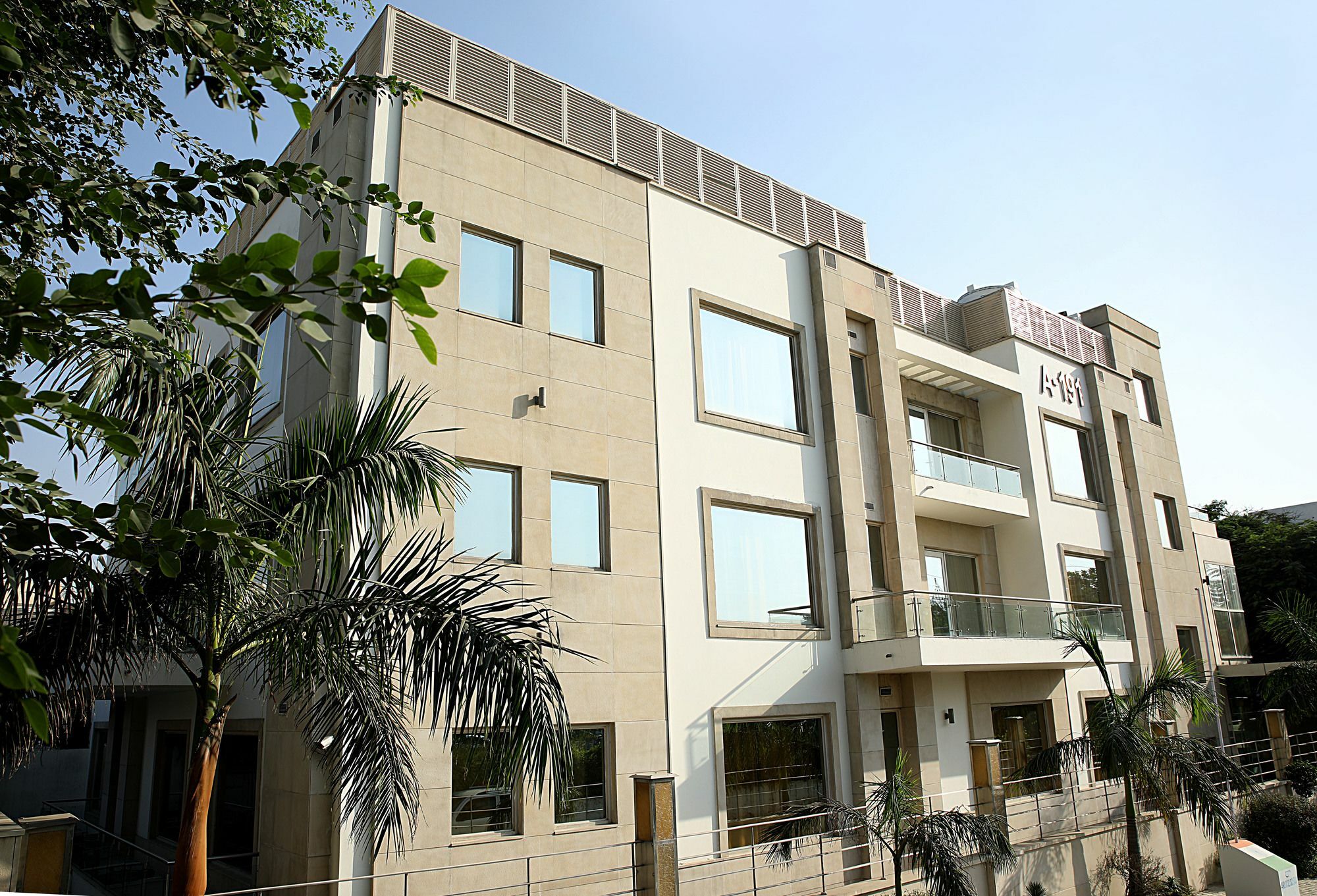 Inde Hotel Vista Woods Huda City Centre, Gurgaon Exteriör bild
